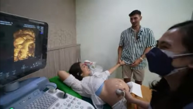 YouTube/Jessica Iskandar