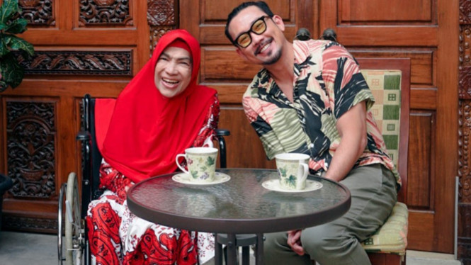 Instagram/dennysumargo