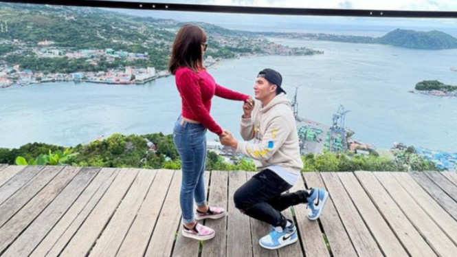 Instagram/@dinar_candy