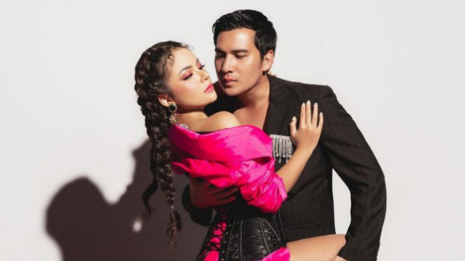 Instagram/@dinar_candy