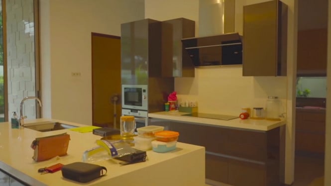 YouTube/Dewi Perssik