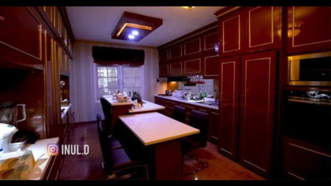 YouTube/Inul Daratista Official