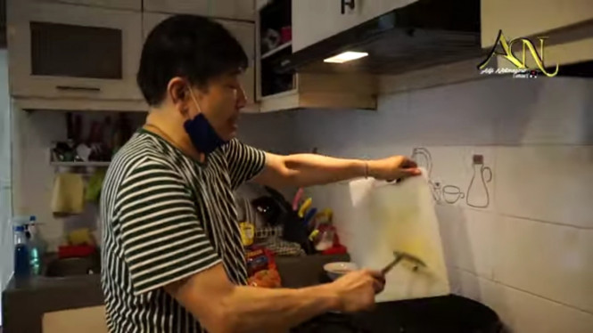 YouTube/Adjie Notonegoro Official