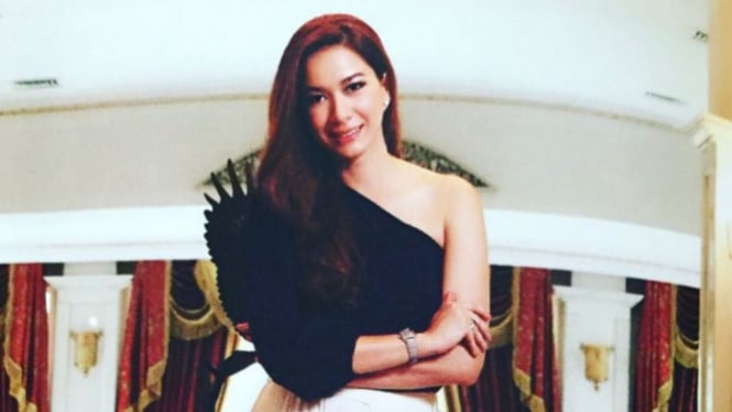 instagram/donna.latief