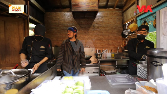 YouTube/ IntipSeleb Official