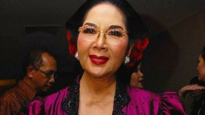 Instagram/titiekpuspa_official