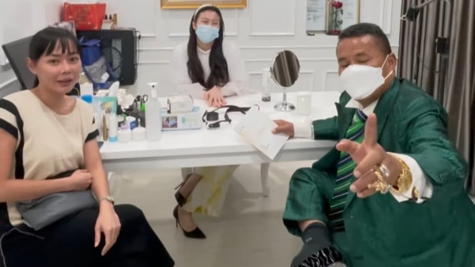 Instagram/ @hotmanparisofficial