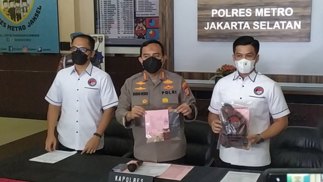 IntipSeleb/ Wahyu Firmansyah