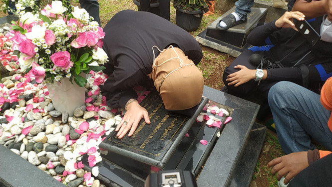 IntipSeleb/ Wahyu Firmansyah