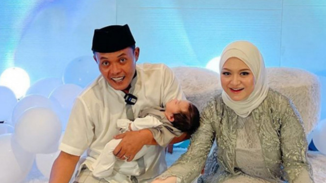 Instagram/@nathalieholscher