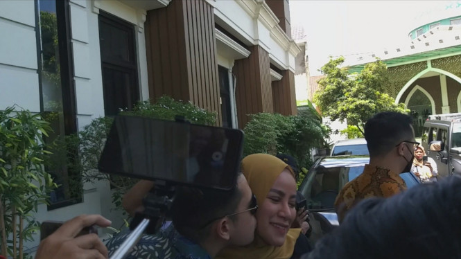 IntipSeleb/Nur Alfira