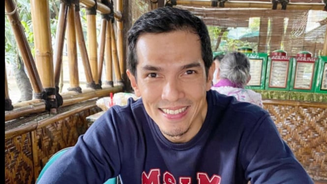 instagram/adrianmaulana