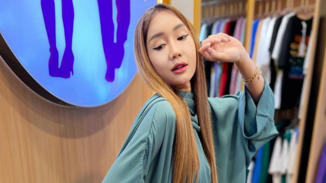 lucintaluna_manjalita/instagram