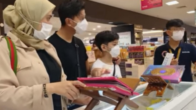 YouTube/SonFai Family