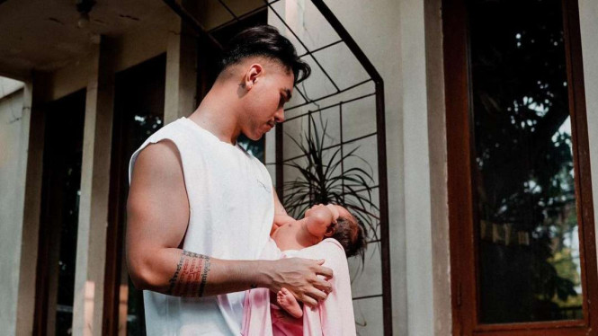 Instagram/@krijianabah