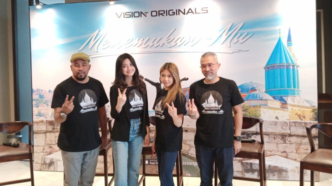 IntipSeleb/Ratih Setyowati