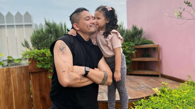 Instagram/@mrssharena