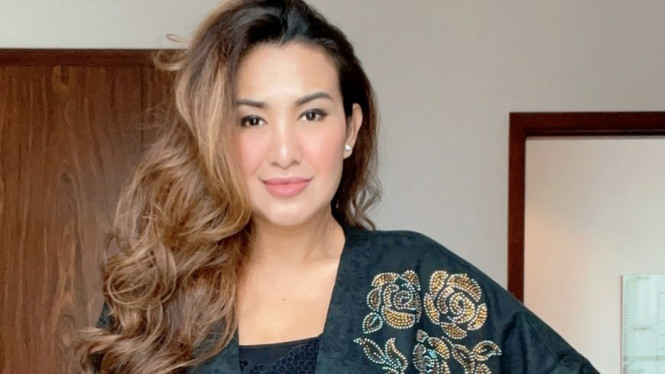 Instagram/lizanataliaofficial