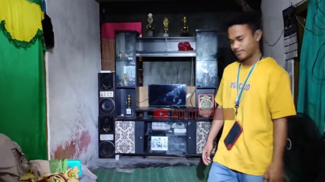 YouTube/MOLOTENGGENG KELILING INDONESIA  