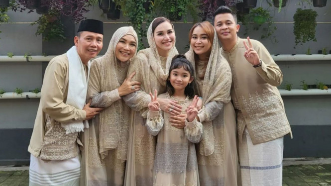 Instagram/ayutingting92