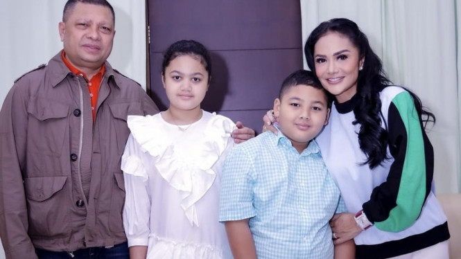 instagram/krisdayantilemos