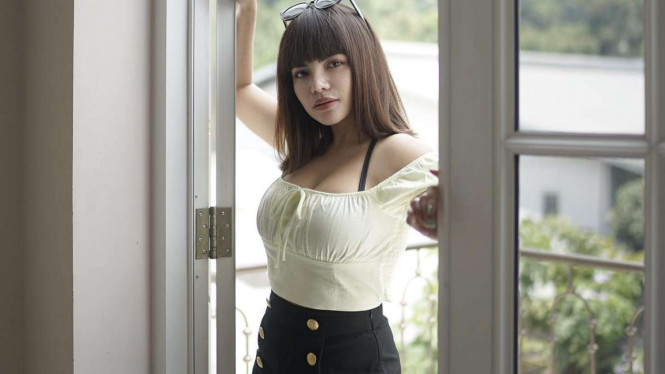 Instagram/@dinar_candy