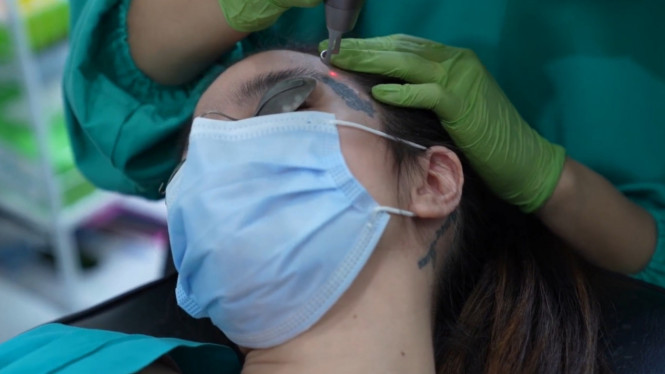 YouTube/Sheila Marcia & AwesomeFam