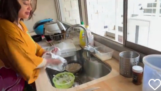 Instagram/@indahsariofficial