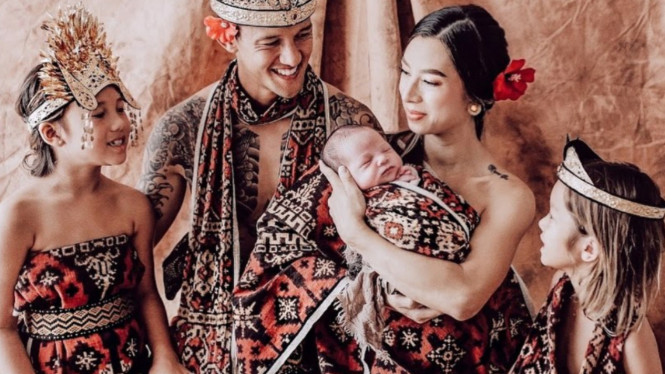 Instagram/jenniferbachdim