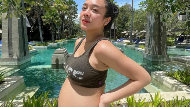 Instagram/dea_ananda