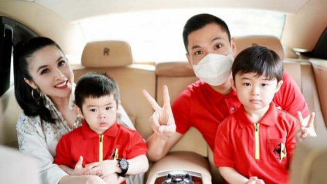 Instagram/sandradewi88