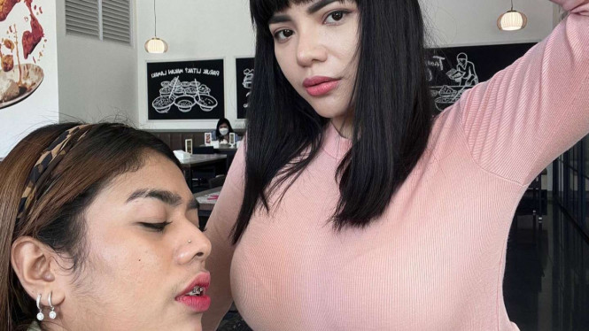 Instagram/@dinar_candy