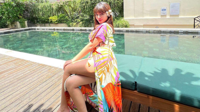 Instagram/@dinar_candy