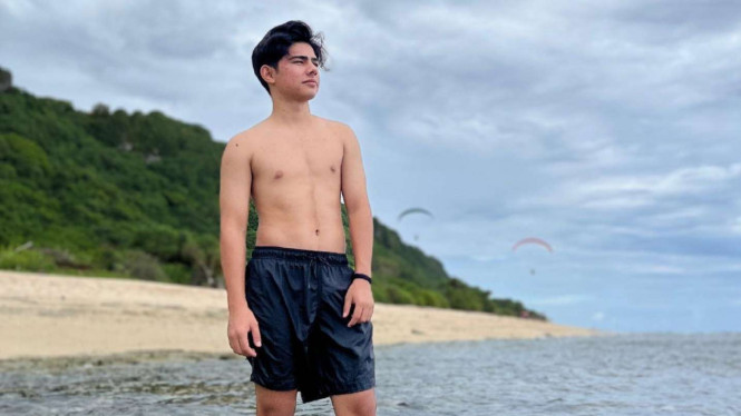 Instagram/@andrewkalaweit