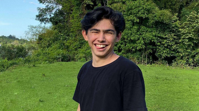 Instagram/@andrewkalaweit