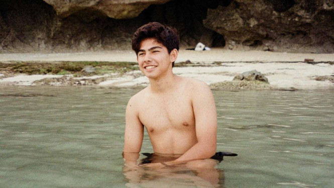 Instagram/@andrewkalaweit