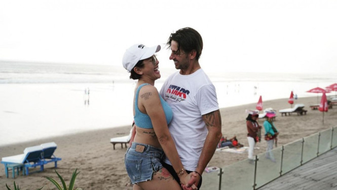 Instagram/21jhopkins