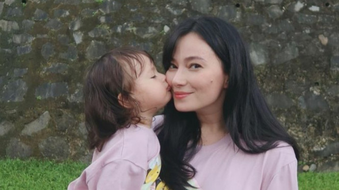 Instagram/asmirandah89