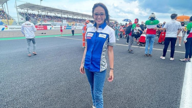 Instagram/ @nonangie