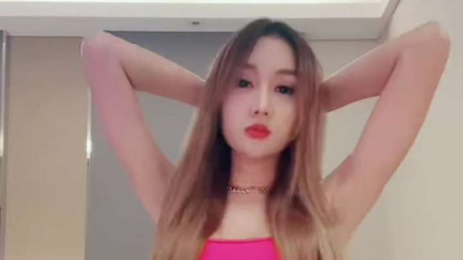 Instagram/@lucintaluna_manjalita