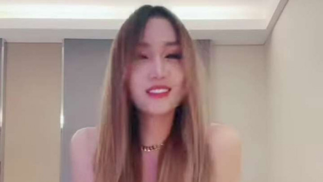 Instagram/@lucintaluna_manjalita