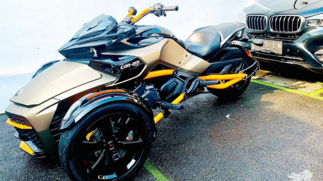 Instagram/ @apriljasmine85