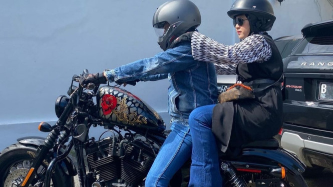 Instagram/ @apriljasmine85