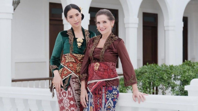 Instagram/laksmideneefe