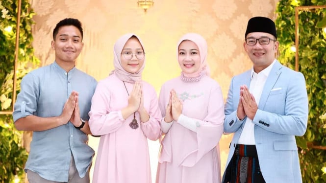 Instagram/emmerilkahn