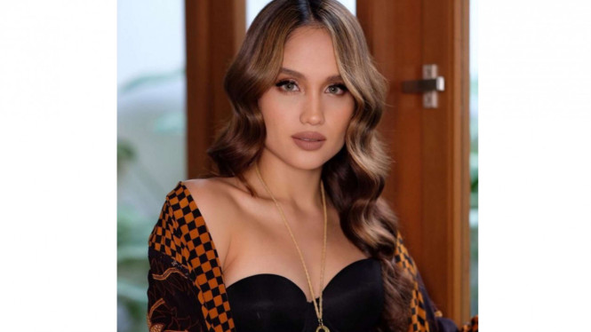 Instagram/@claurakiehl