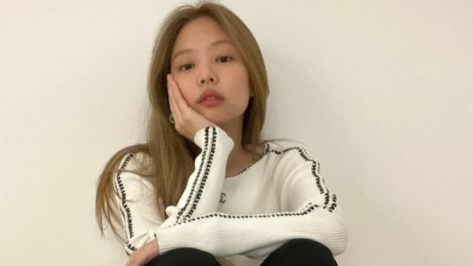 Instagram/jennierubyjane