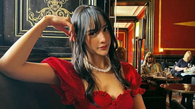 Instagram/@anyageraldine