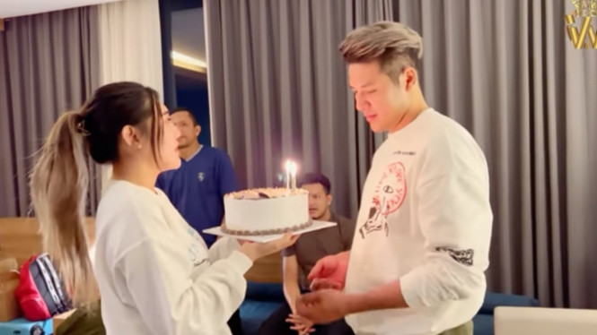 YouTube/Via Vallen Official