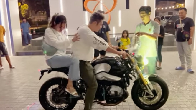 YouTube/Via Vallen Official